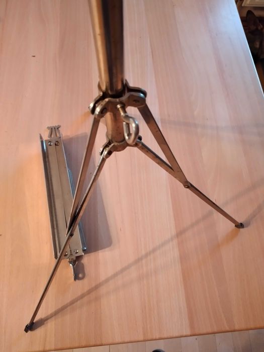 statyw na nuty sygnowany K&M