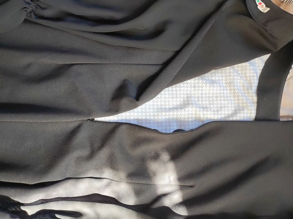 Продам жіночу сукню.