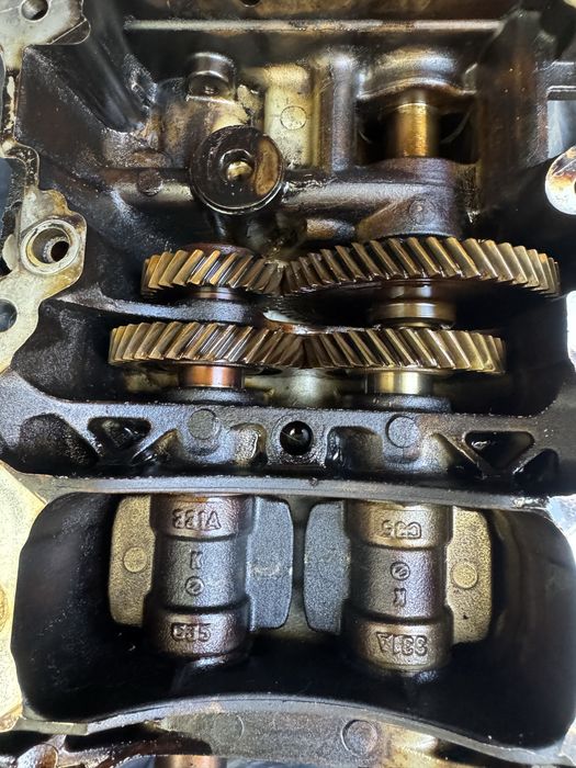 Audi a3. 8p 2.0tfsi масляный насос оригинал