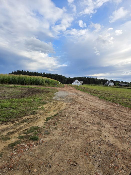 Działka budowlana  745 m²   uzbrojona