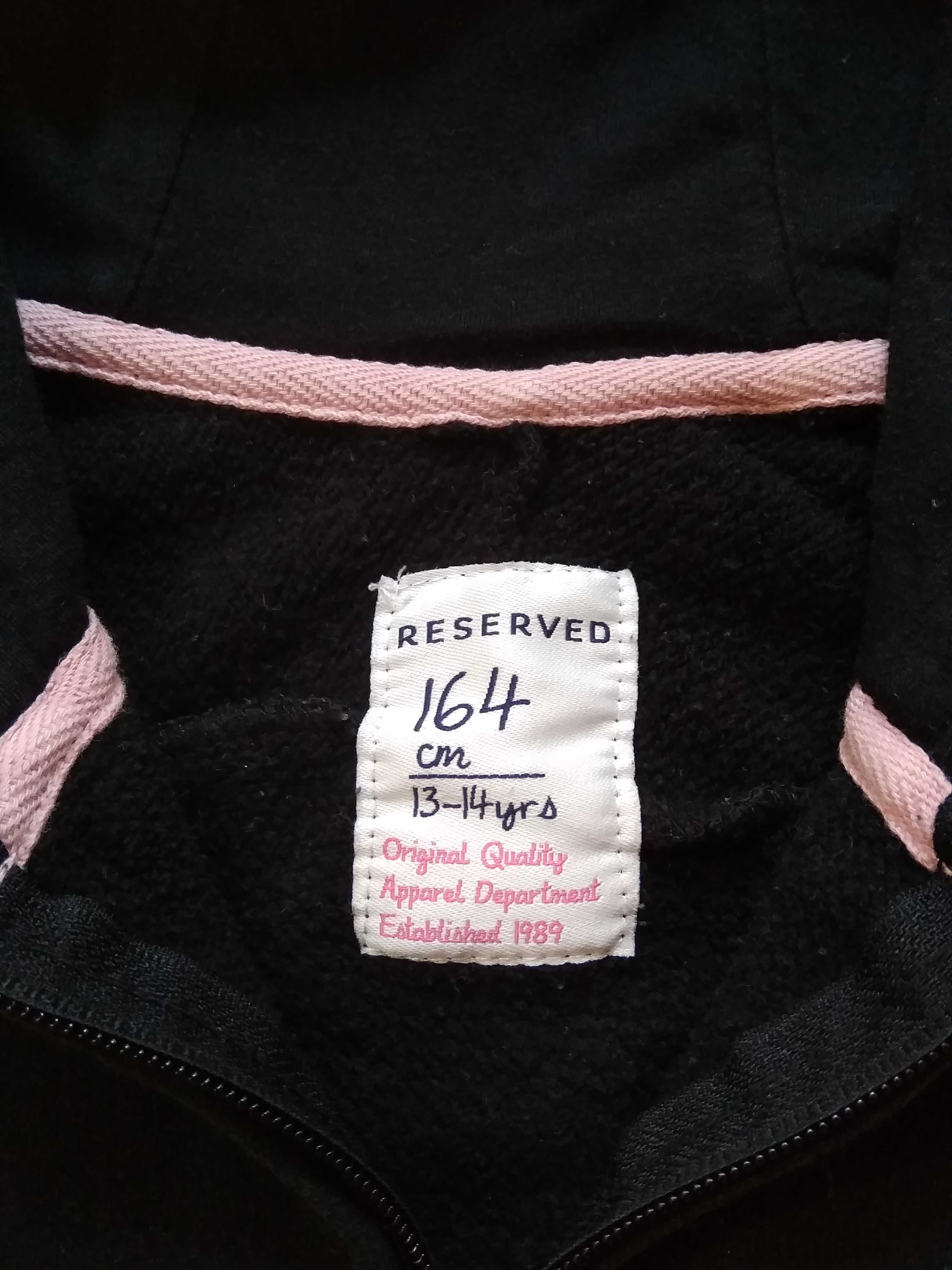 Ciepłe bluzy dziewczęce
 Reserved, Ups
