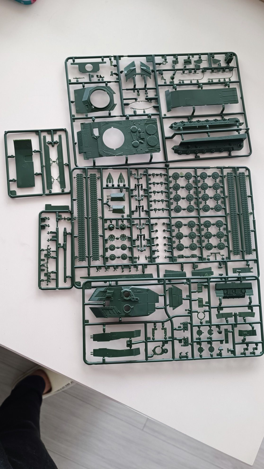Model czołgu Leopard 2A6 Revell 1:72