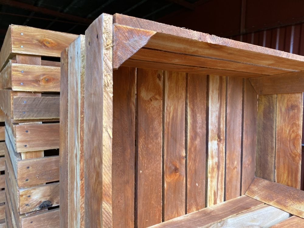 Nowe drewniane skrzynki, meble, półki, do domu, ogrodu, stolik