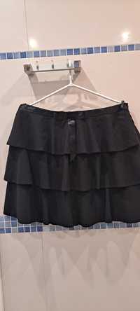 Czarna spódnica mini z trzech falban