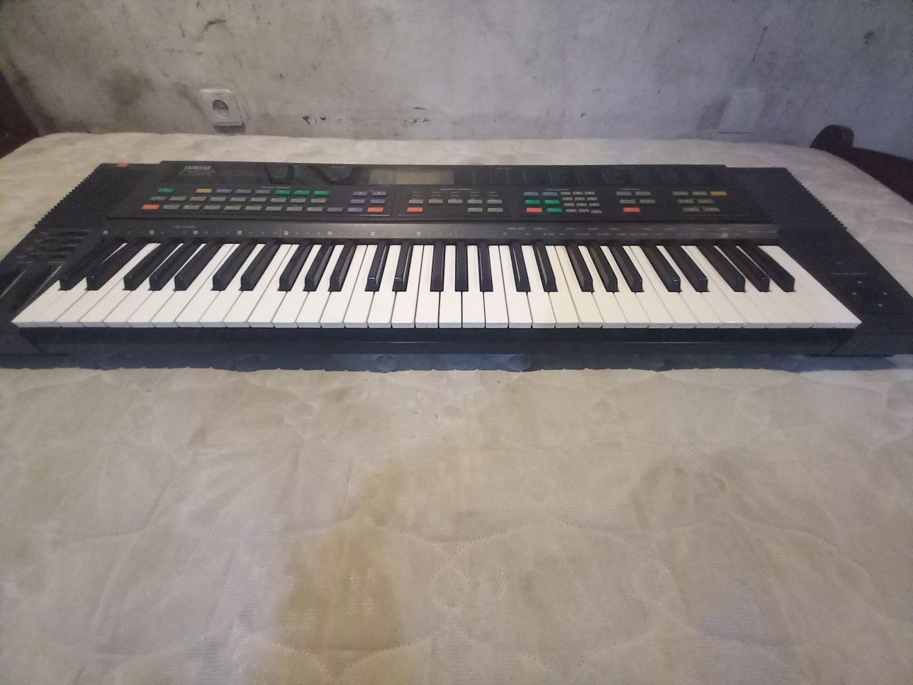 Teclado Yamaha DSR-2000