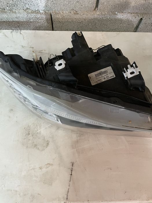 Farois halogeneo BMW E90/E91 LCI