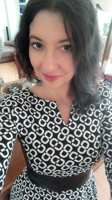 Piękna włoska sukienka roz. L