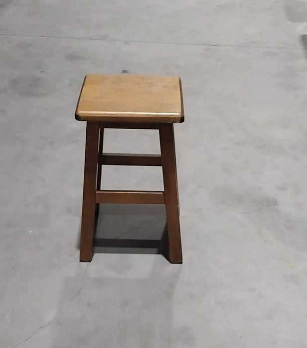 Banco em Madeira - NOVO