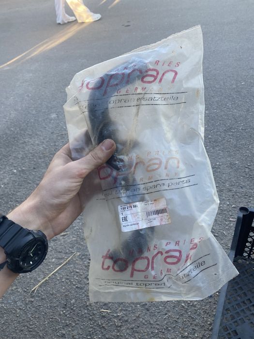 Патрубок системи охолодження для Ауді 100 80 гольф 2