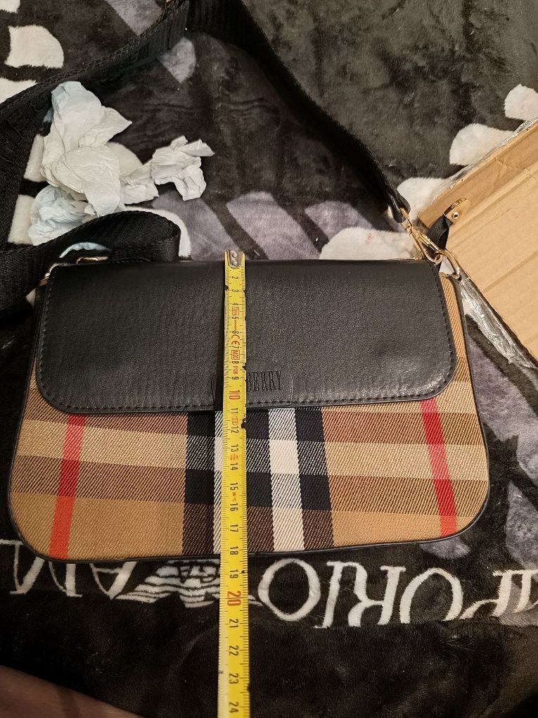 Listonoszka burberry