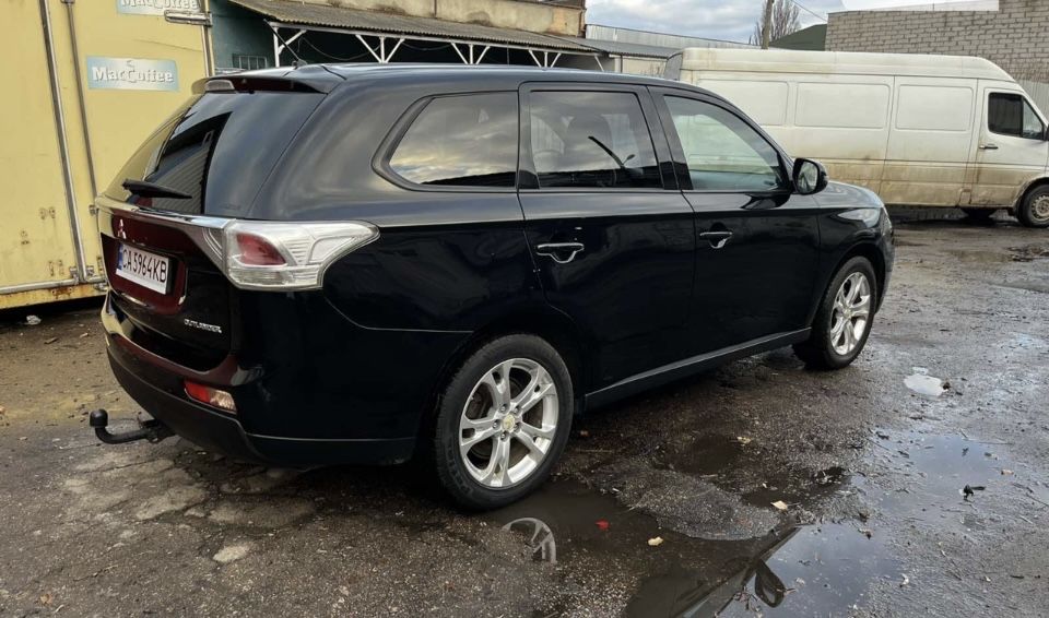 Продам Mitsubishi Outlander 2013