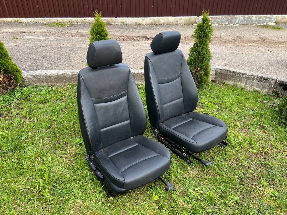 Передні сидіння trafic vivaro sprinter сиденья с подлокотником т4 vito
