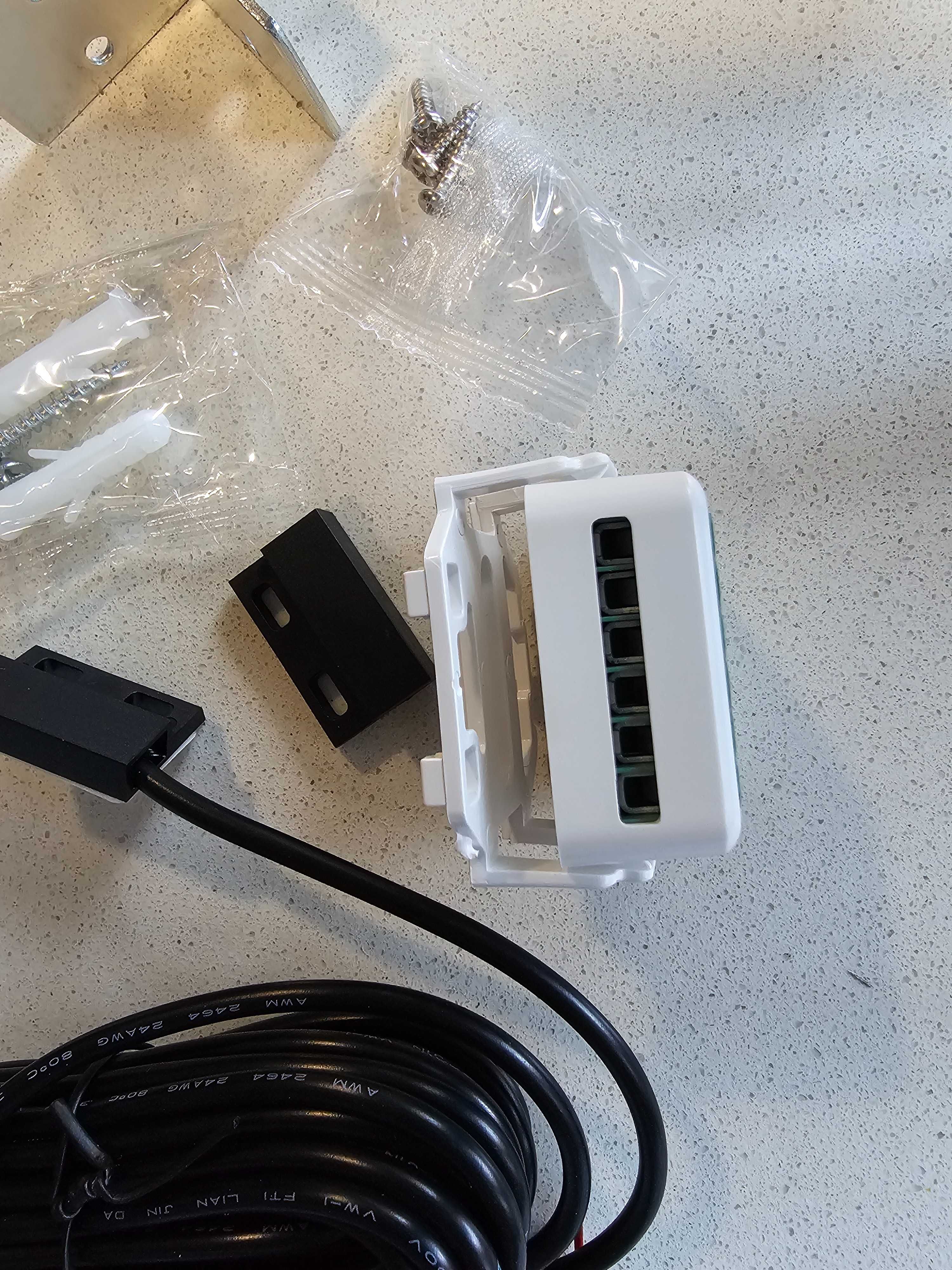 Modulo wiffi para portão de garagem  Tuya