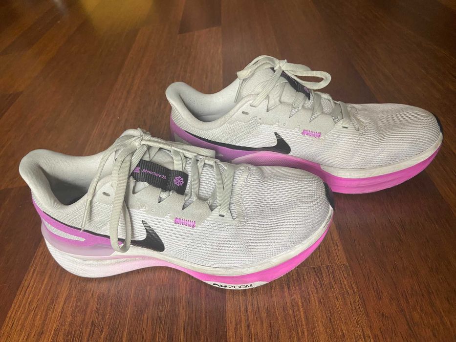 Buty damskie do biegania Nike Structure 25 r. 38
