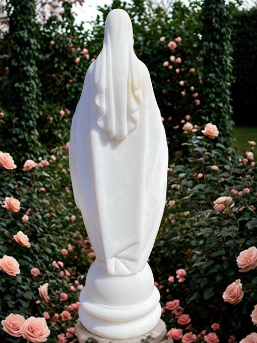 Figura Matki Boskiej na Komunię  piękny prezent z marmuru