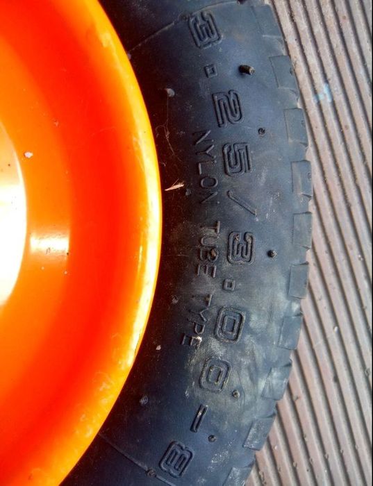 Колеса на двохколісну тачку