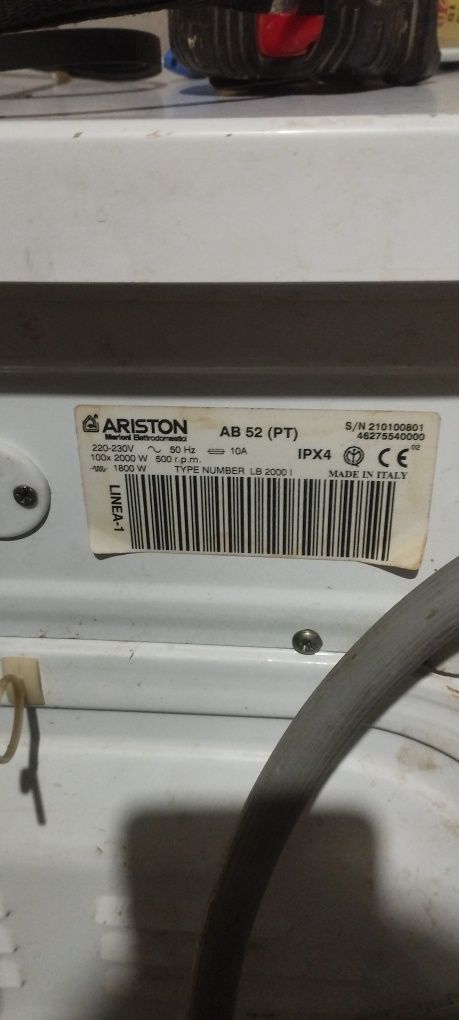 Máquina de lavar roupa Ariston