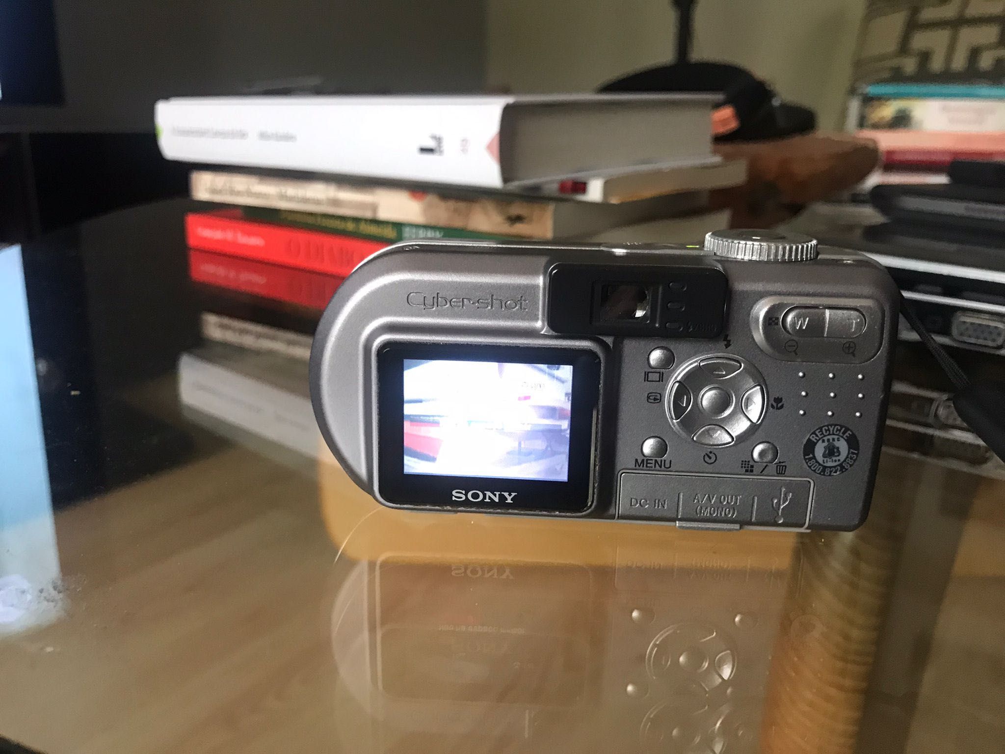 Máquina Fotográfica SONY DSC-P10 Digital 5 Mega Pixels