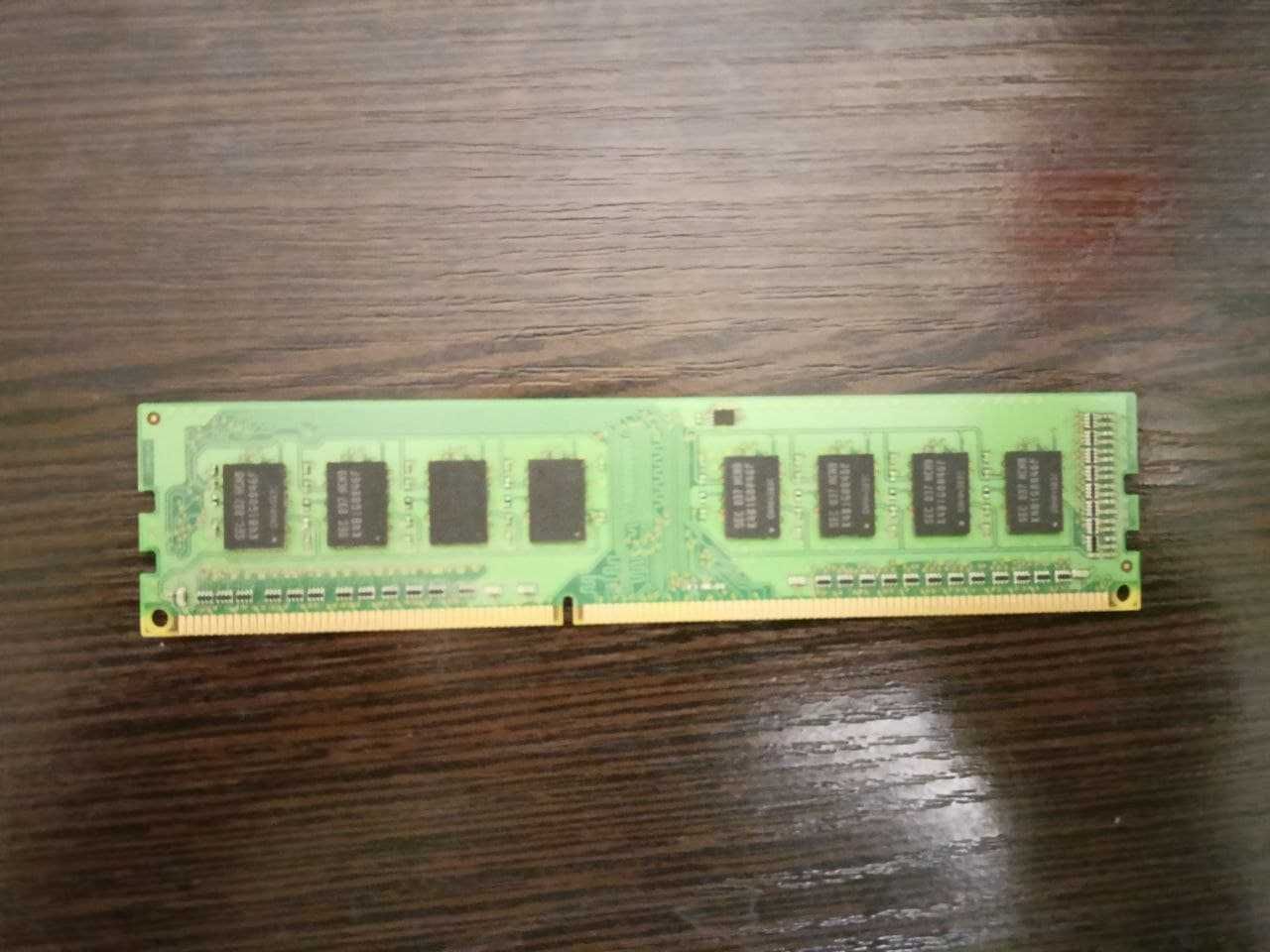 Оперативная память DDR3 1333 (667mhz) 1GB