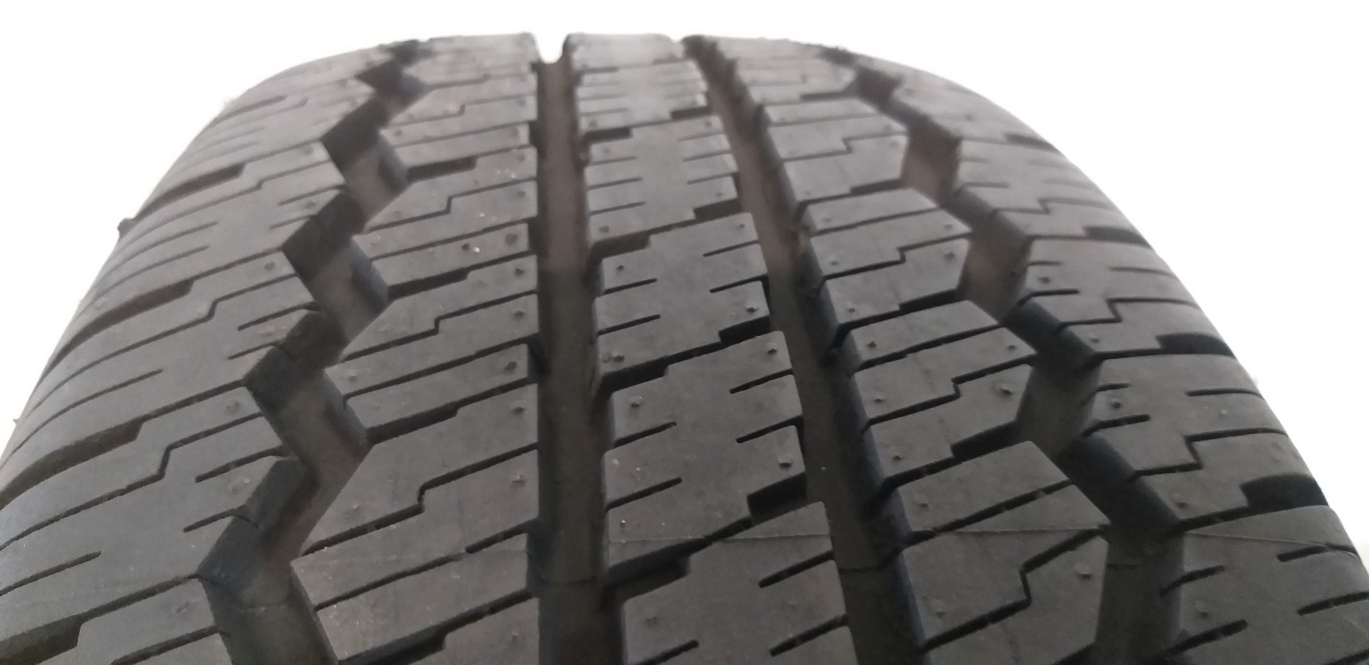 Szt2411M Sztuka 245/70R16 107H Hankook Radial RA07