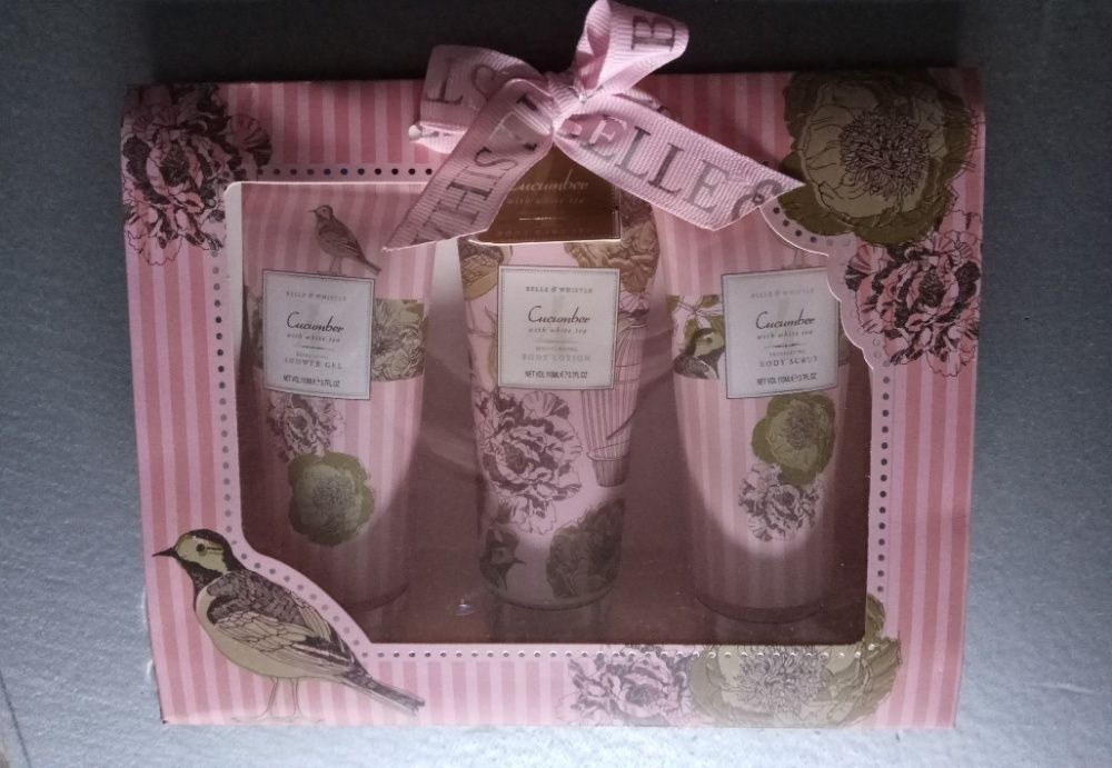 Caixa de maquilhagem e produtos de beleza