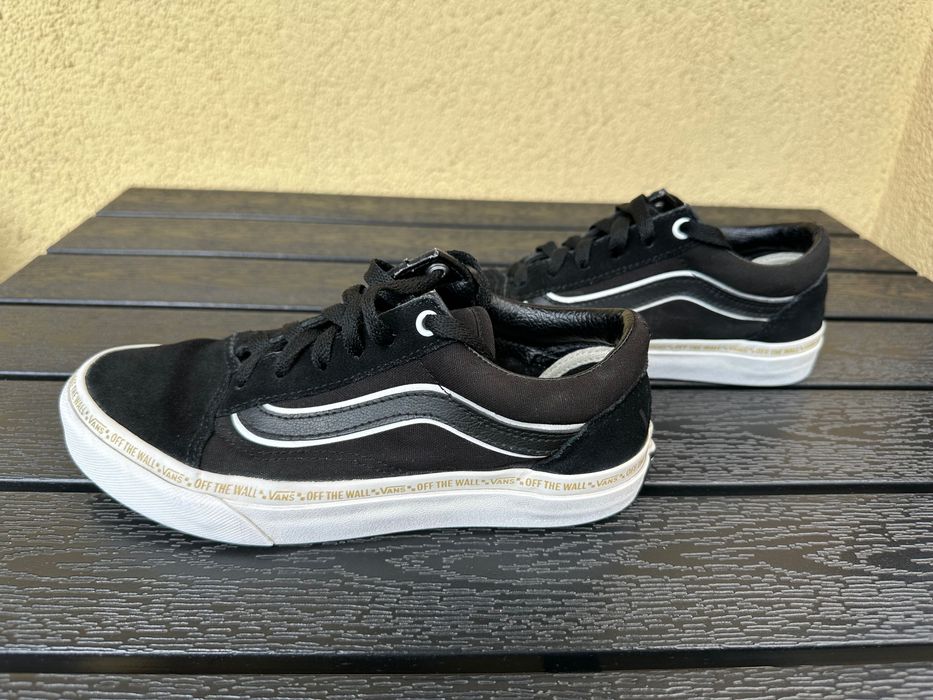 Vans off the wall 35