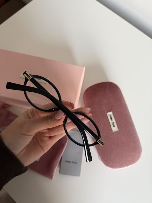 okulary korecyjne miu miu czarne