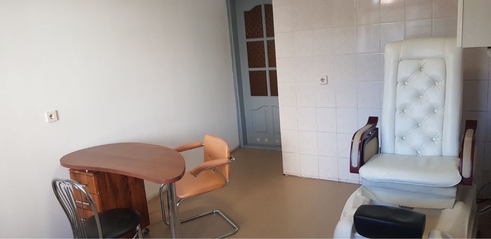 Оренда фасадного приміщення 43 м2 в м-рн Пасічна