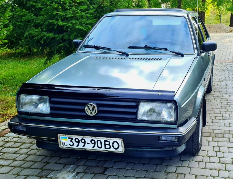 Volkswagen Jetta.  1,6 Бензин. Кпп автомат