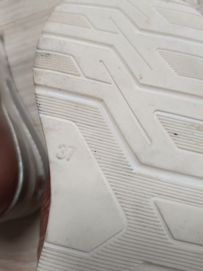 Adidasy różowe nowe 37