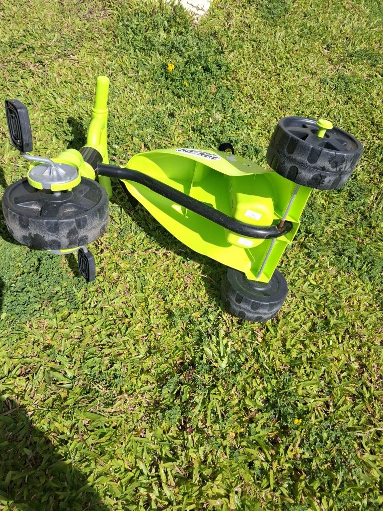 Triciclo infantil