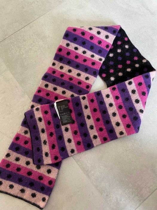 Wełniany szalik 40% wełna 10% angora kolorowy czarny różowy kropki