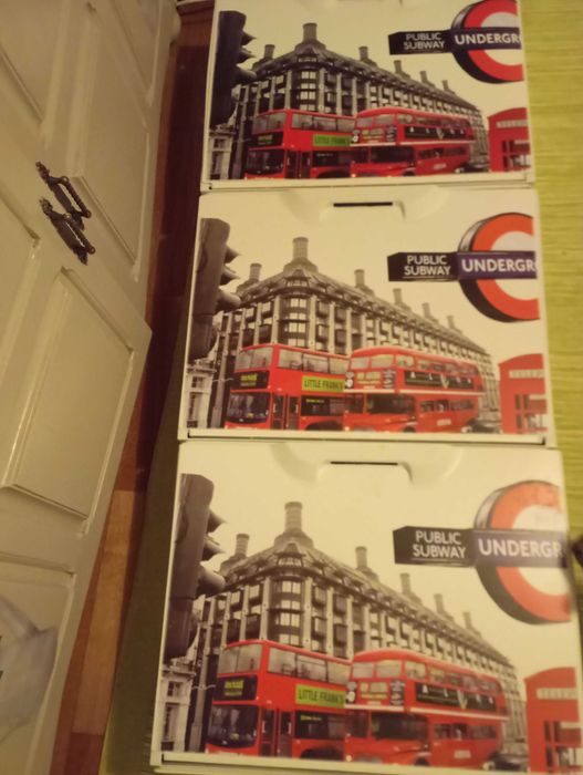 Sapateira em melanina