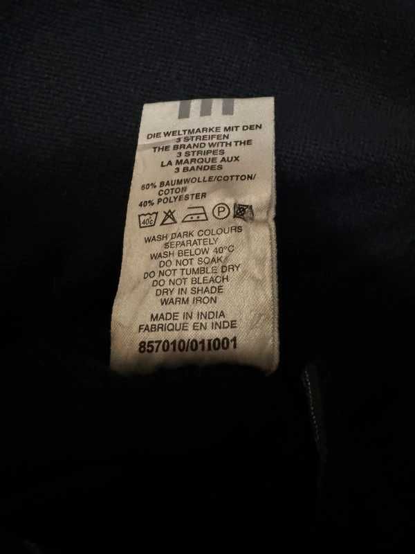 Polo Adidas Preto Vintage Anos 2000 – Tamanho M | Excelente Estado