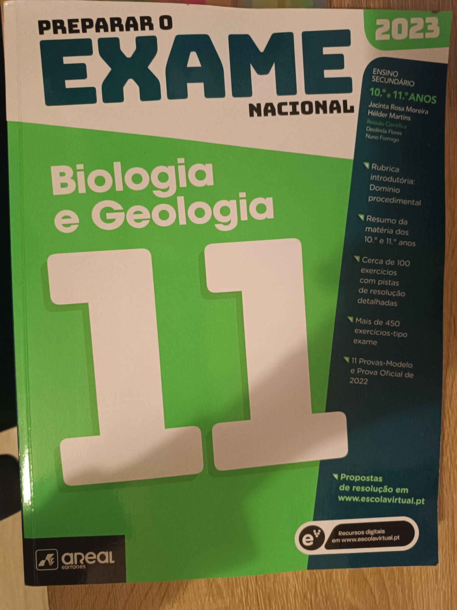 Livro de exames de biologia e geologia