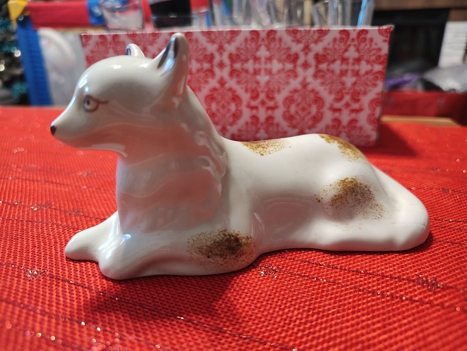 Porcelanowa figurka psa Połonne prl