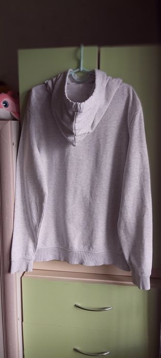 Худі світло-сірий меланж в розмірі M.