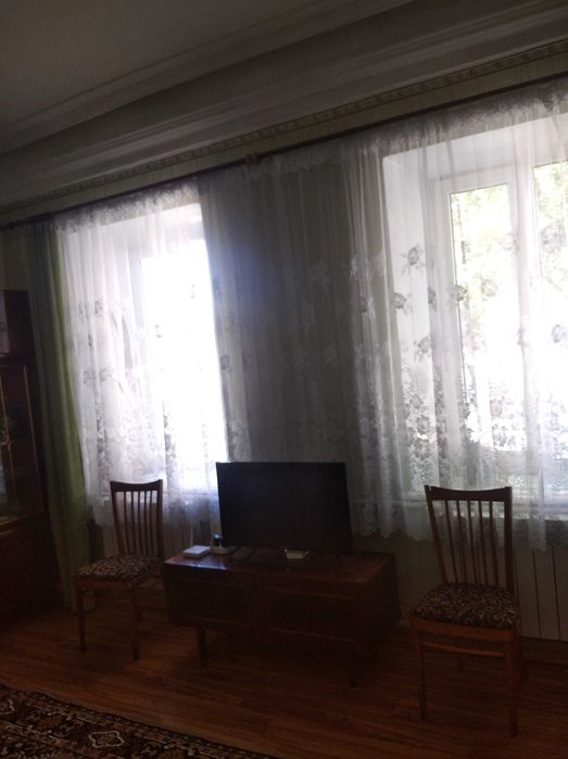 продам часть дома..центр. 3-ком.