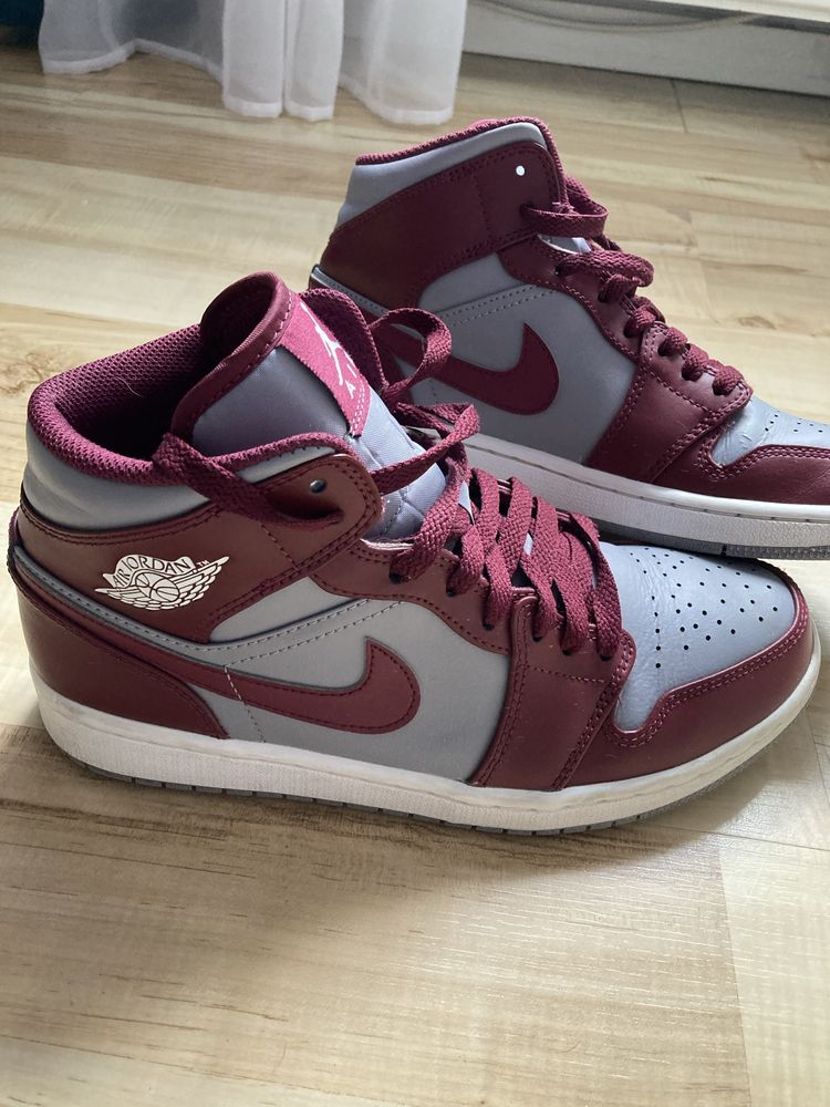 Nike Air Jordan 1 mid