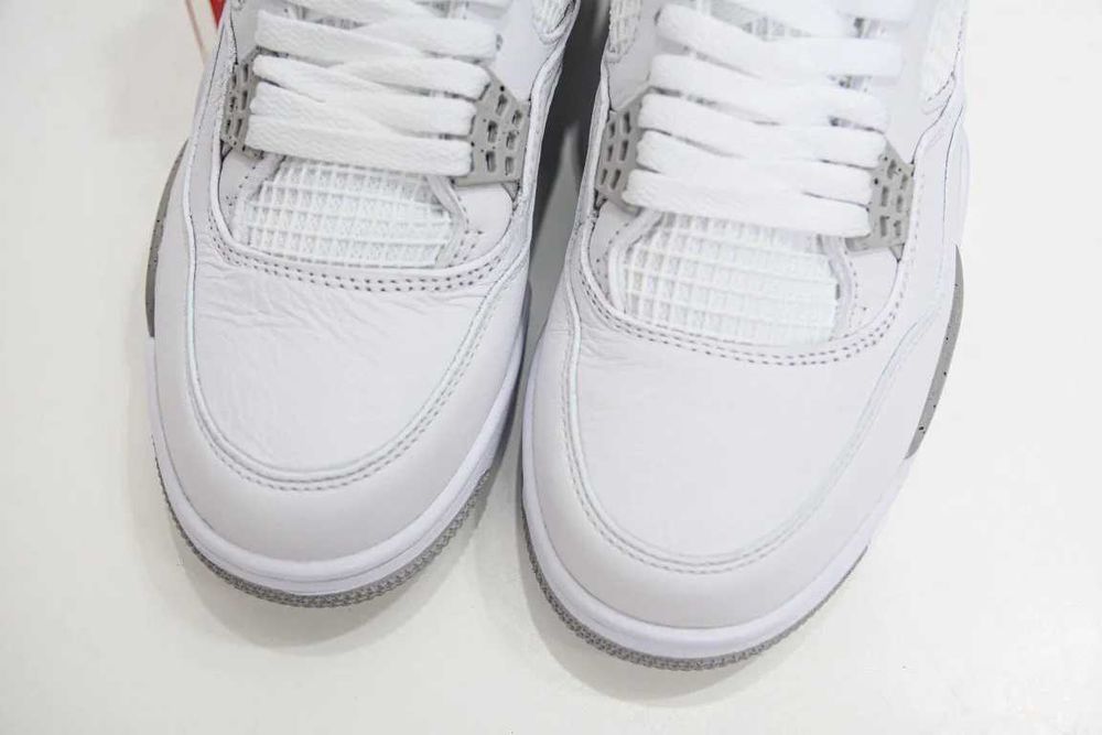 Buty-Trampk-Jordan 4 retrotechwhiteOre R.40