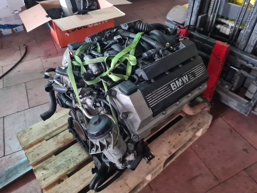 Motor bmw M60B30 V8 218cv