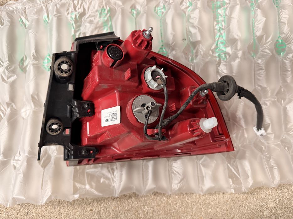 Farolim esquerdo Kia Niro / e-Niro