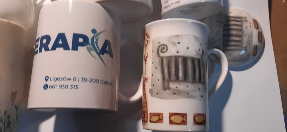 zestaw 8 kubków różne dekoracyjne i firmowe