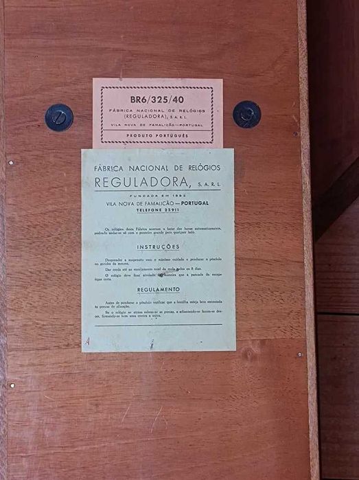 relógio antigo de parede da marca REGULADORA