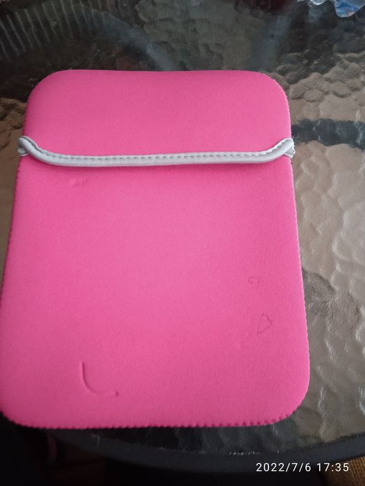 Etui na tablet różowe z gąbki 25 cm