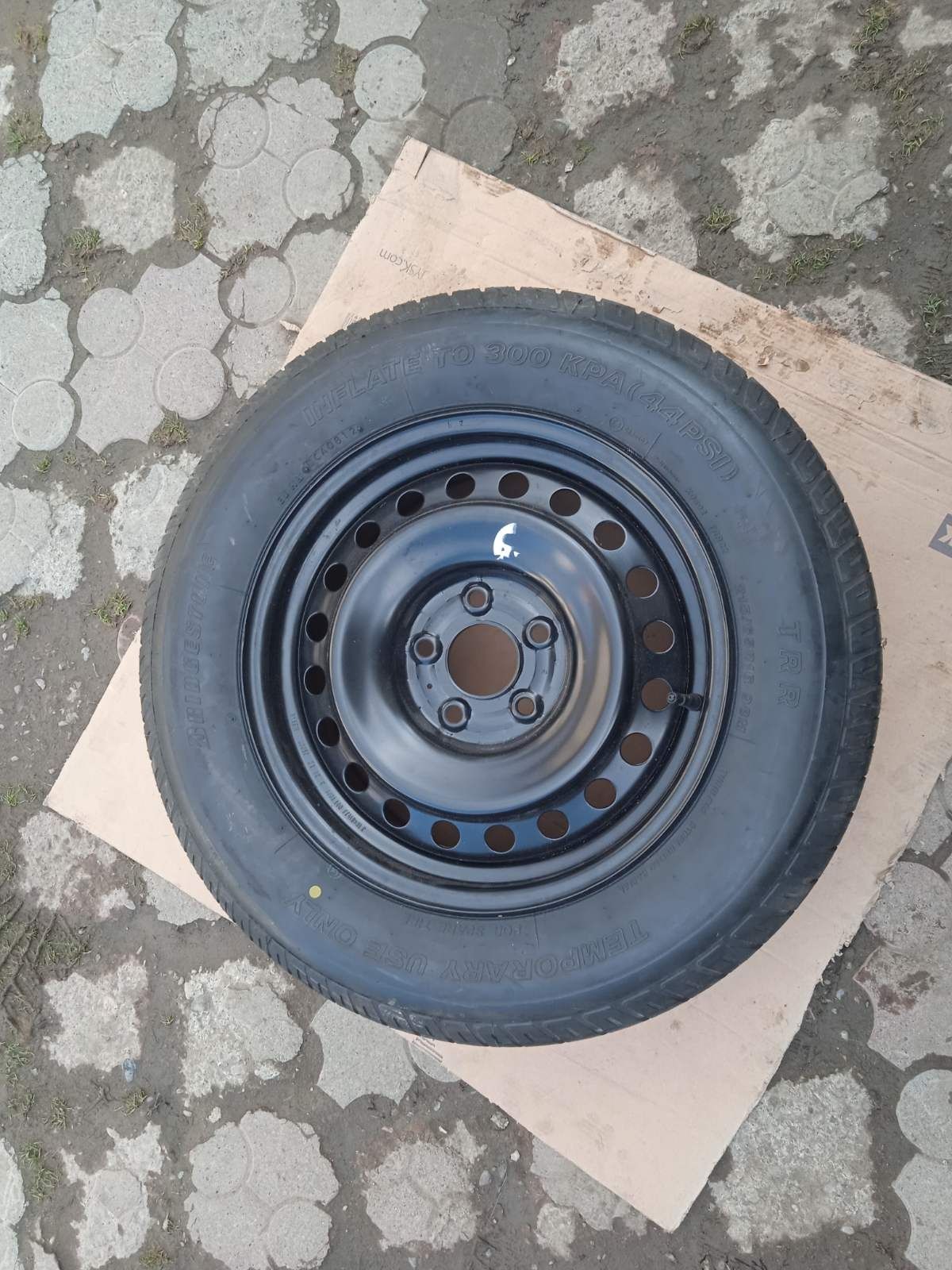 R16 215 65, 5×114.3 Nissan запаска