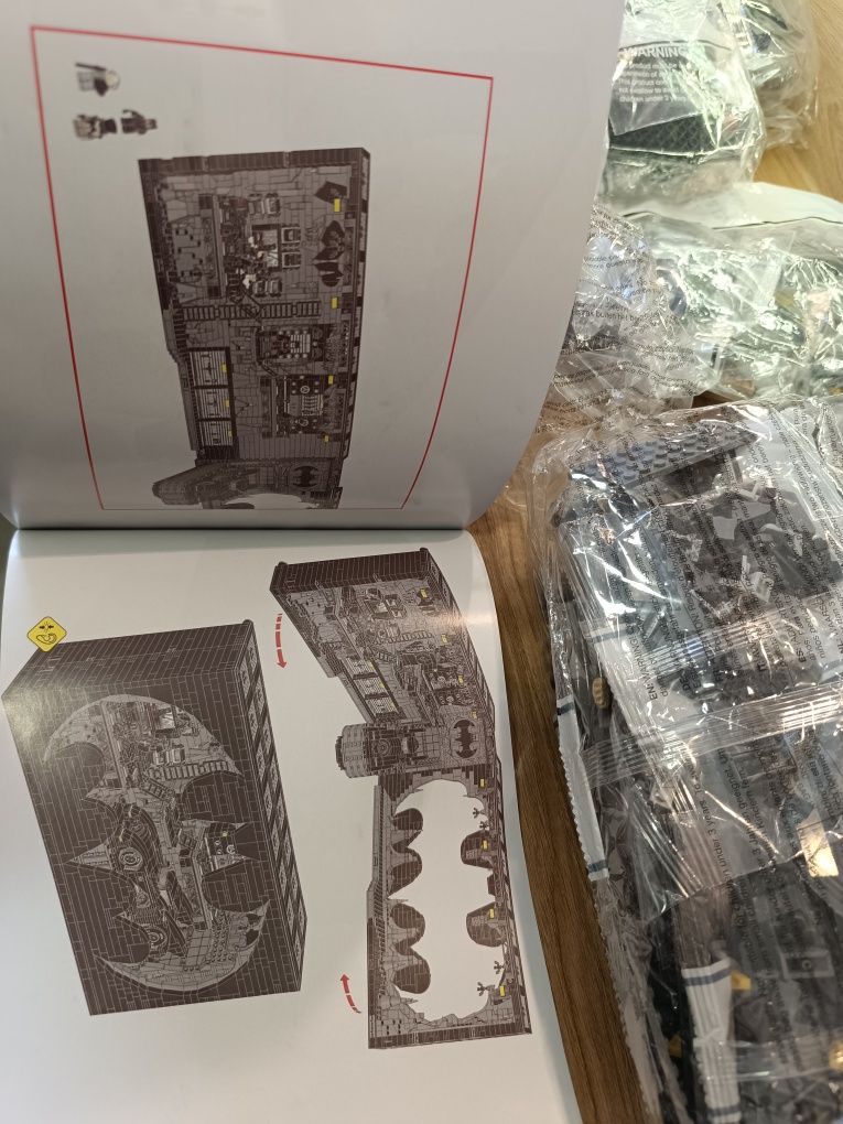 Klocki 76252 Batcave – Shadow Box 3981 elementów + 7 figurek