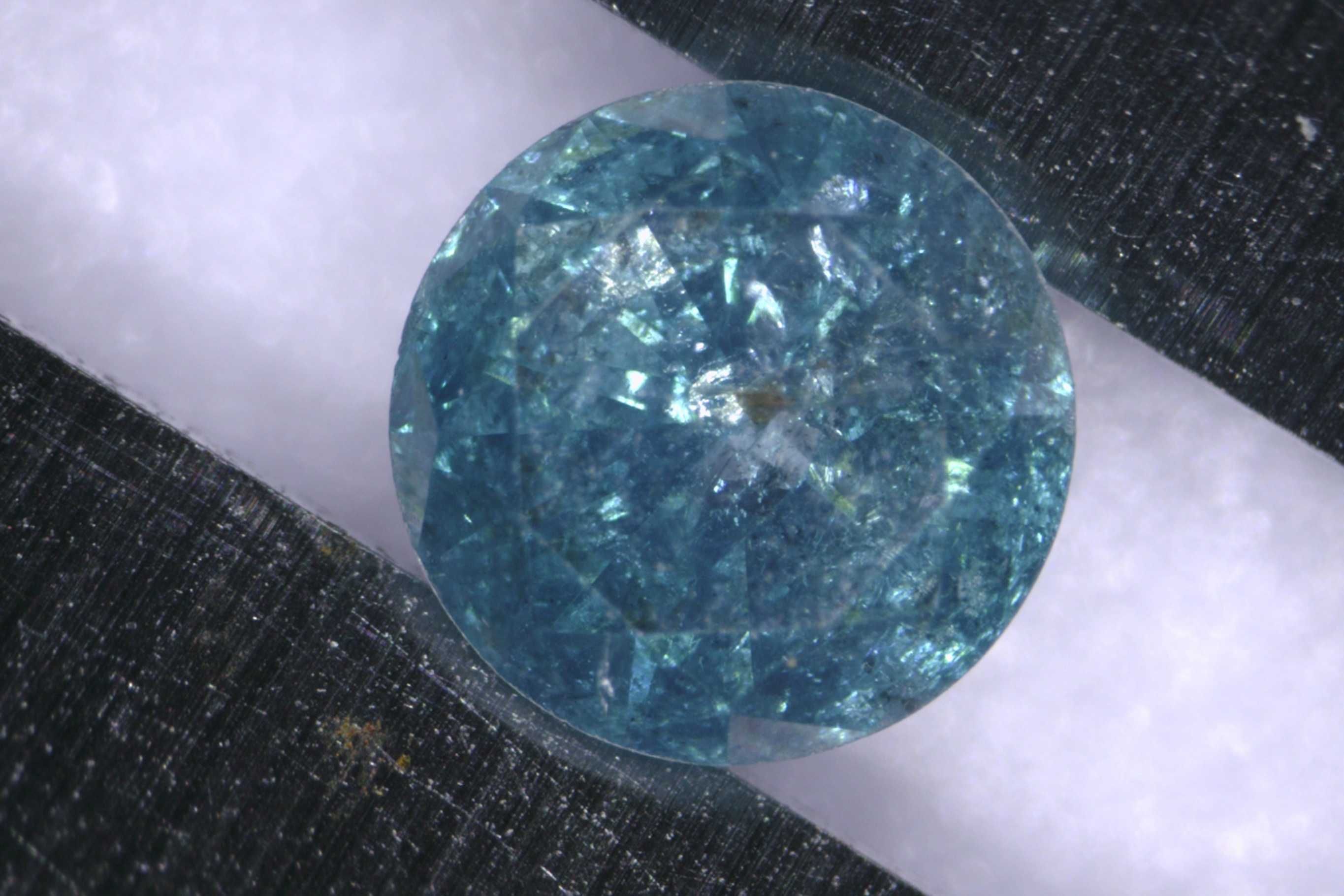 Diament 0.19ct Niebieski Brylant I3
