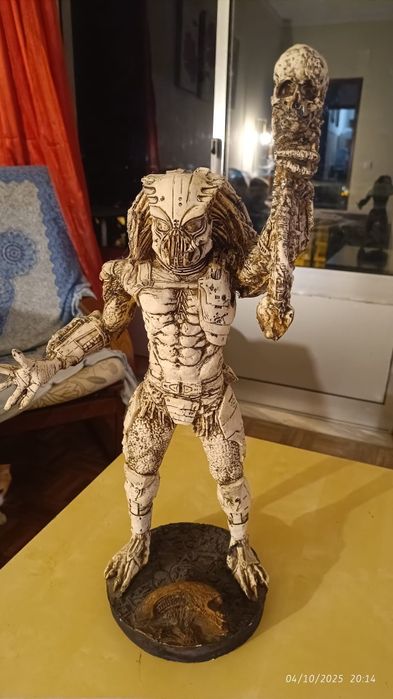 Estatueta Predador
