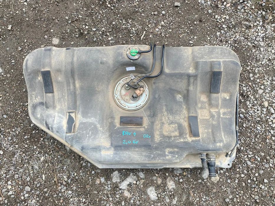 Zbiornik paliwa Bak TOYOTA RAV 4 II 2.0 benz 00-06R